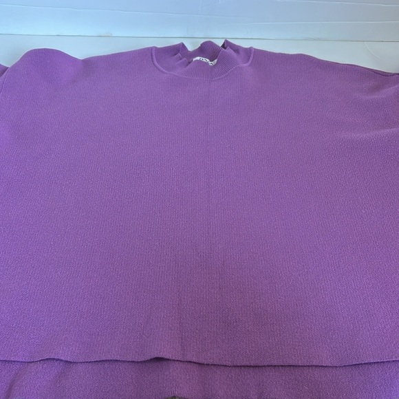 Zenana lavender mock neck bell sleeve sweater side slits slight hi-lo - Picture 16 of 16